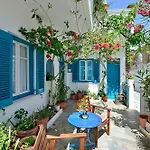 Nazos Hotell *